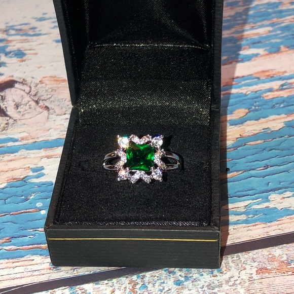 Gorgeous Sterling Princess Cut Emerald and CZ Ring - Picture 3 of 5